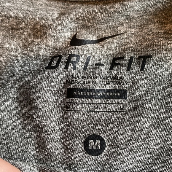 Nike Dri Fit Long Sleeved Gray Shirt Size Medium in Like New Condition - Picture 3 of 8